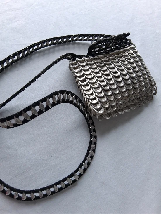 Handmade Pop-Tab Bag Silver Upcycled Soda Can Tabs Small - Picture 9 of 9